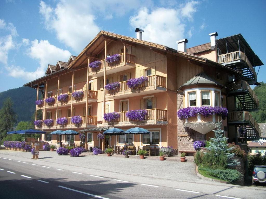 Hotel Vallechiara Moena Bagian luar foto
