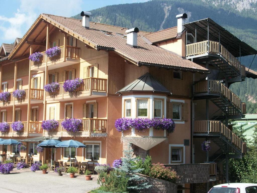 Hotel Vallechiara Moena Bagian luar foto