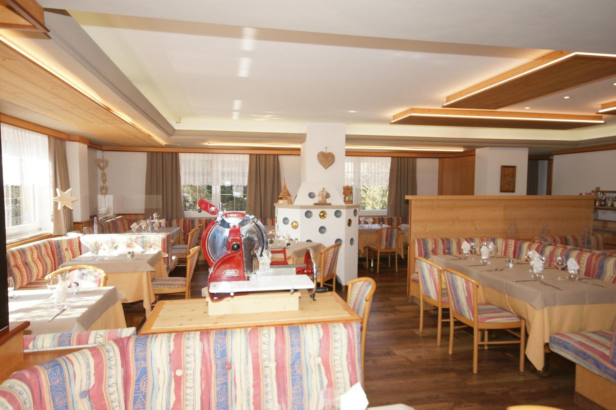 Hotel Vallechiara Moena Bagian luar foto