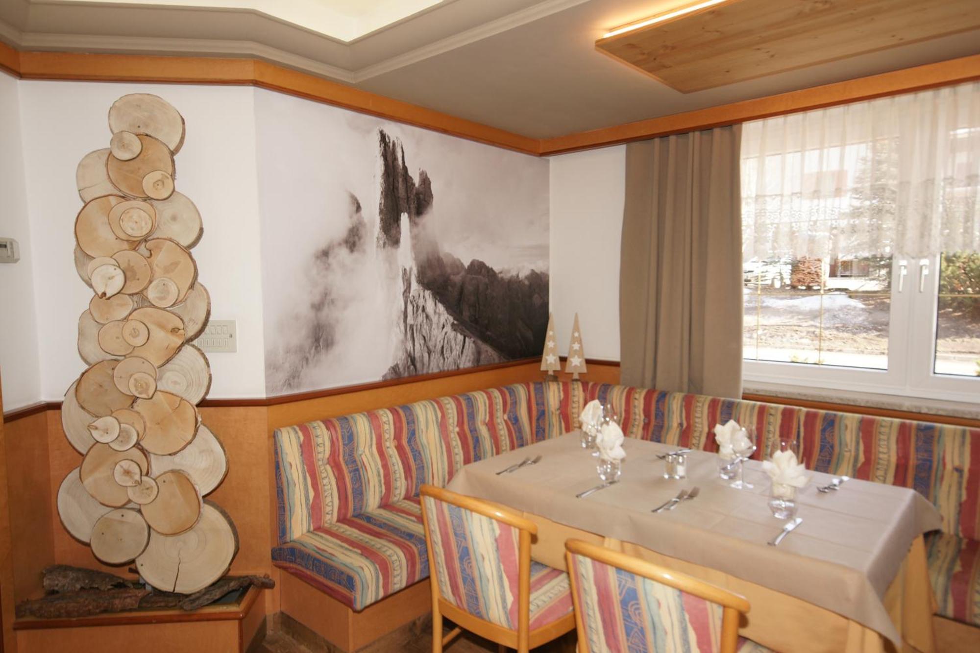 Hotel Vallechiara Moena Bagian luar foto