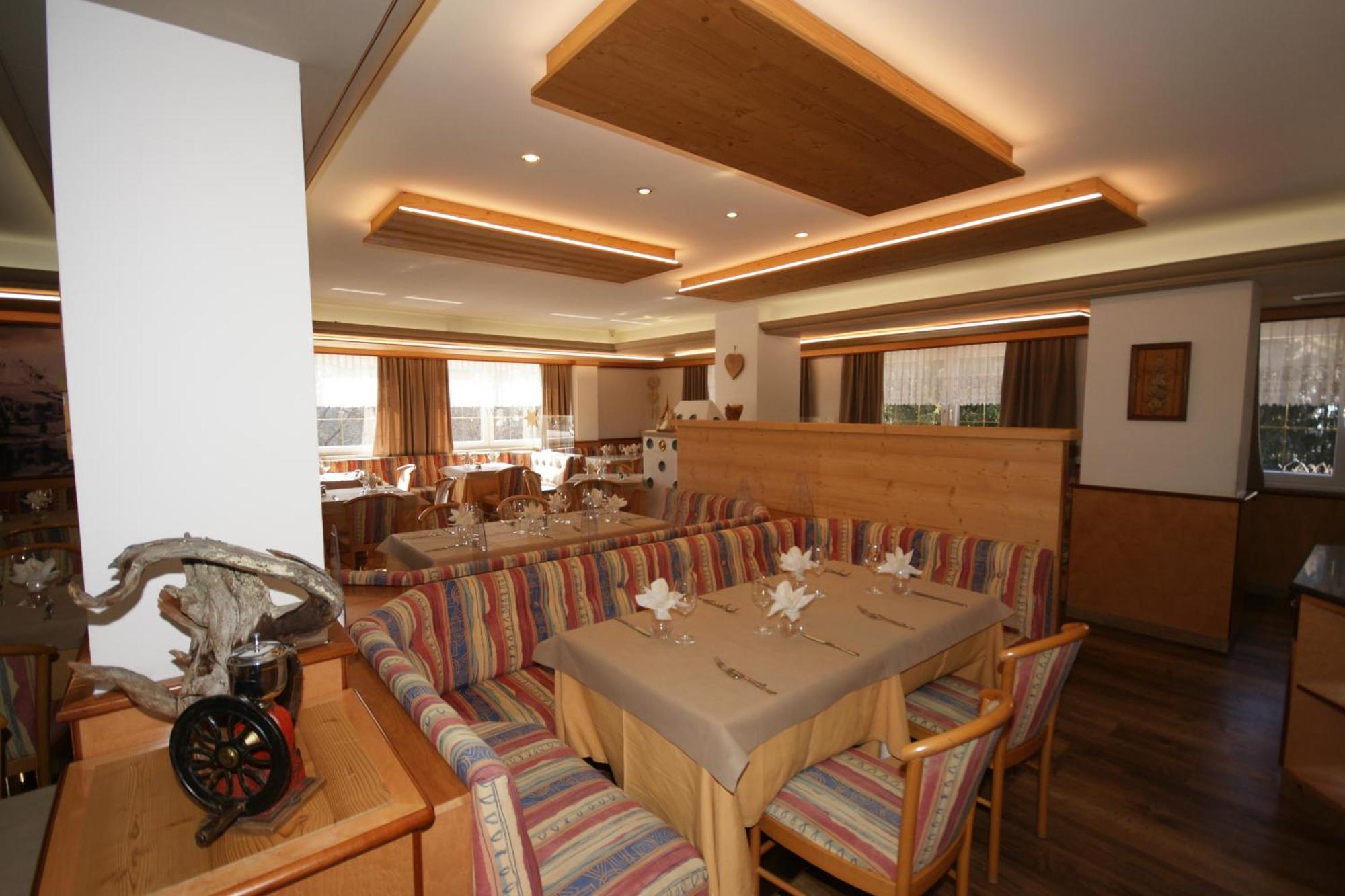 Hotel Vallechiara Moena Bagian luar foto