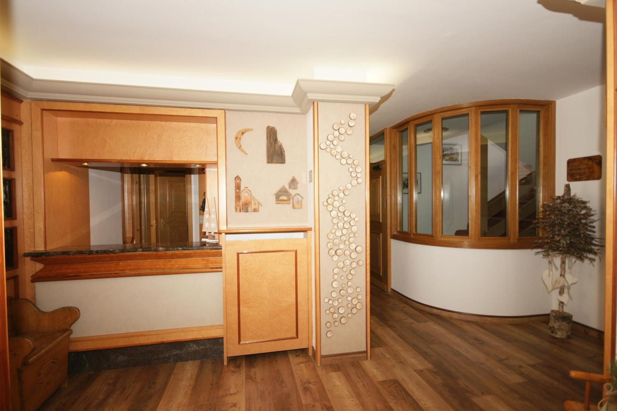 Hotel Vallechiara Moena Bagian luar foto